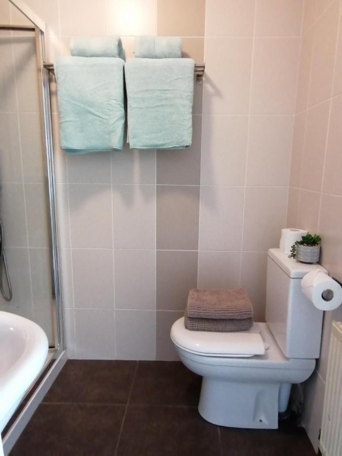 להינץ' Wild Atlantic Lodge Bed & Breakfast מראה חיצוני תמונה