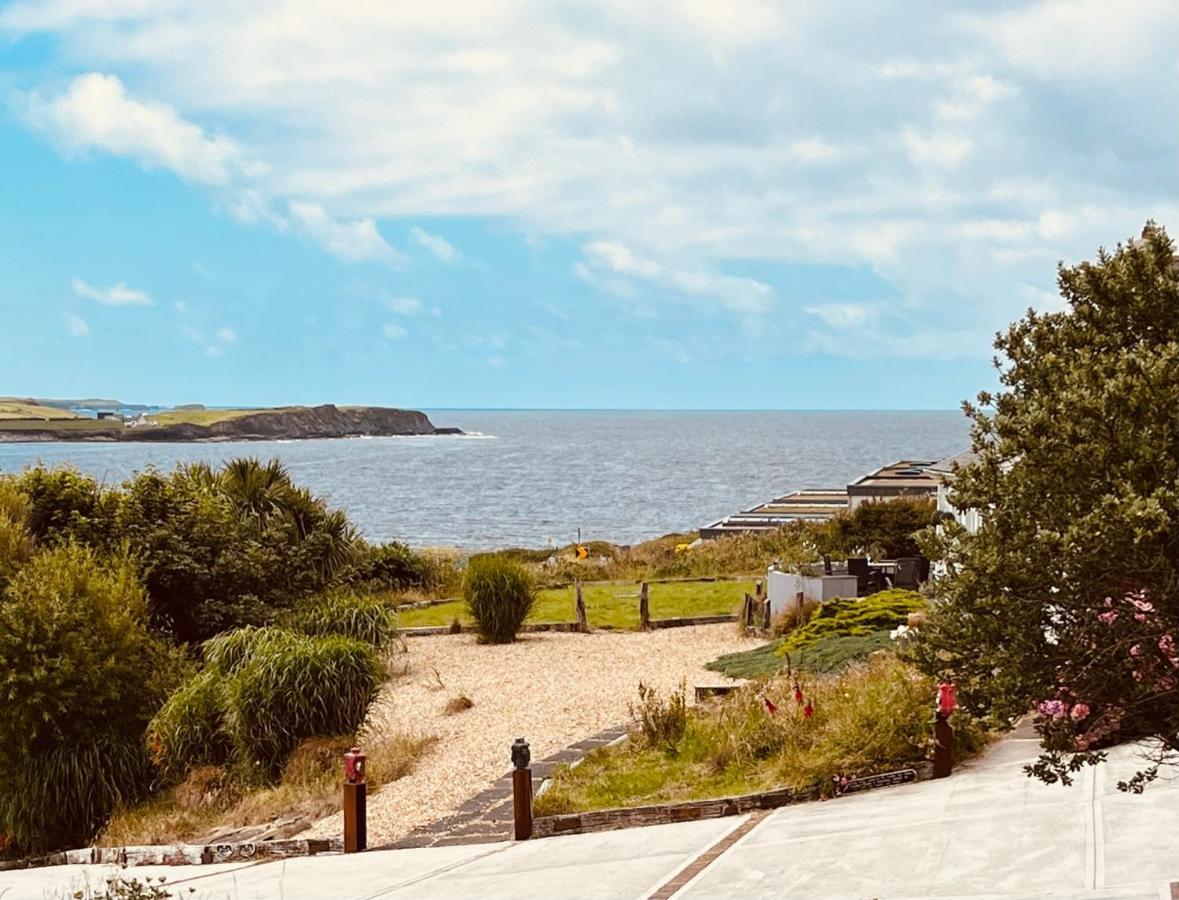 להינץ' Wild Atlantic Lodge Bed & Breakfast מראה חיצוני תמונה