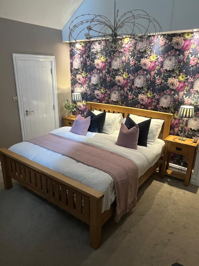 להינץ' Wild Atlantic Lodge Bed & Breakfast מראה חיצוני תמונה
