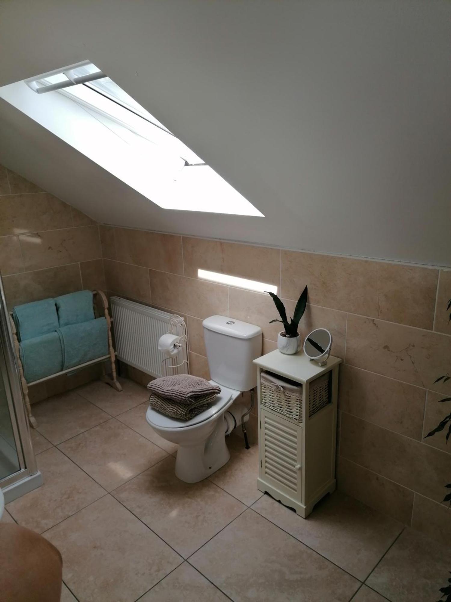 להינץ' Wild Atlantic Lodge Bed & Breakfast חדר תמונה